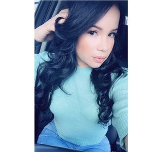 Meet your Posher, Isaura